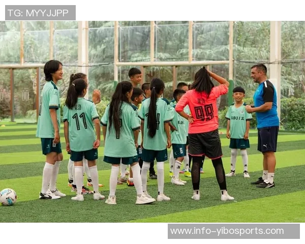 足球与CF的完美结合探讨如何提升球员竞技水平与团队协作能力